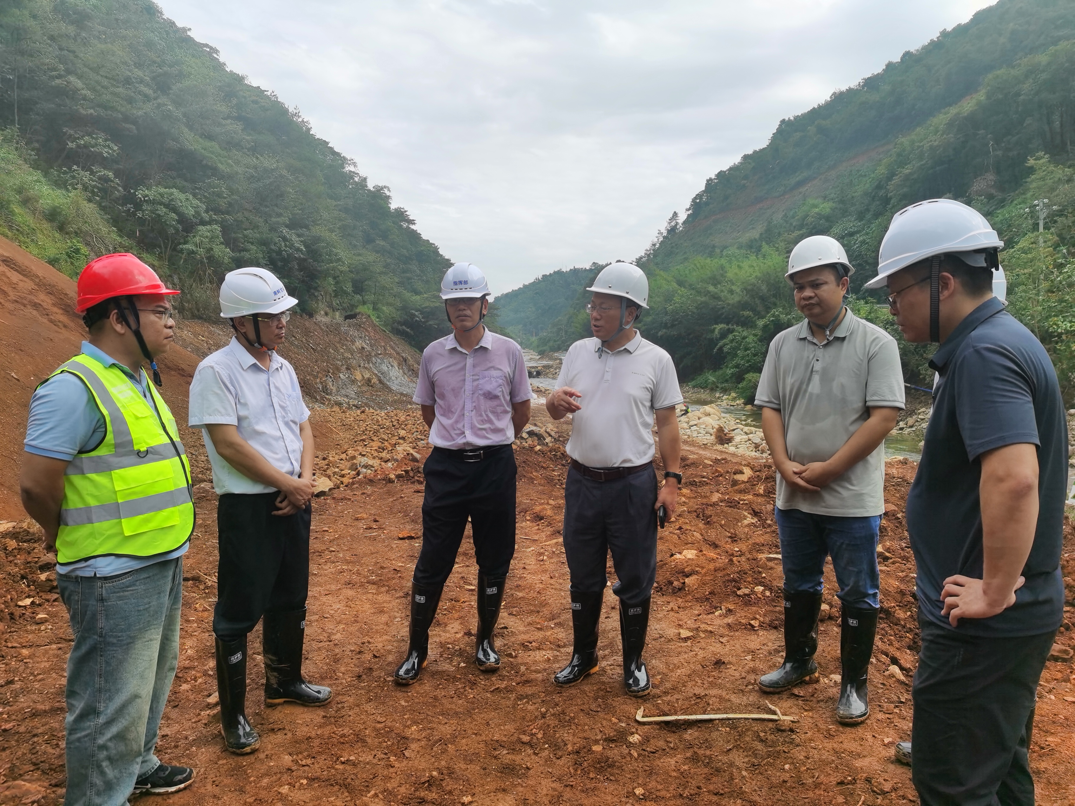 清遠(yuǎn)市水利局赴英德市開展國慶前后在建水利工程安全生產(chǎn)和建設(shè)質(zhì)量普遍性問題專項檢查